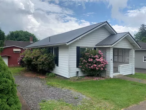 114 N Price St, Kingwood, WV 26537