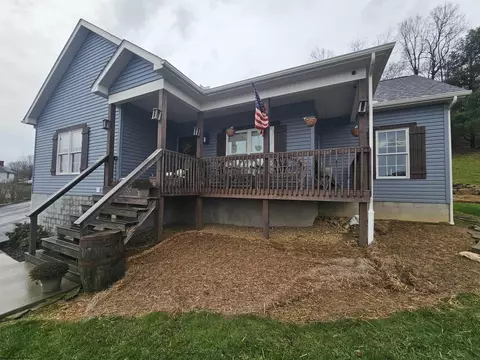 902 Franklin St, Barrackville, WV 26559