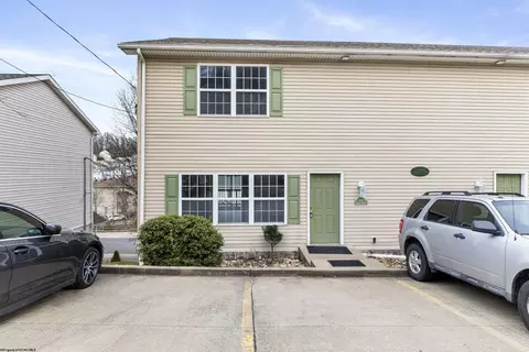 865 Tremont St, Morgantown, WV 26505