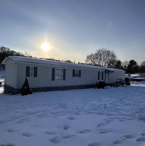1460 Scotch Hill Rd, Thornton, WV 26440