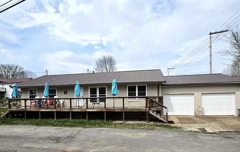 1103 N River Ave, Weston, WV 26452