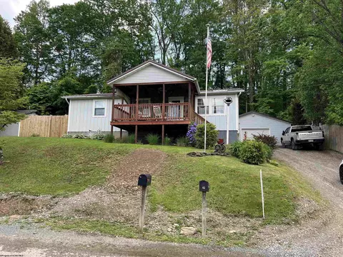 62 Poplar Rd, Beverly, WV 26253