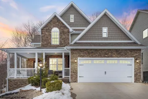305 Cody Dr, Morgantown, WV 26508