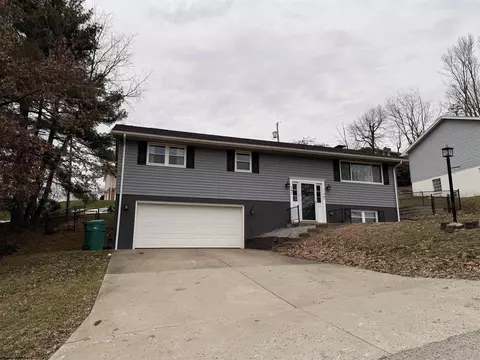 141 Ridgeway Dr, Bridgeport, WV 26330