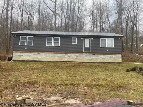 46 2nd St, Albright, WV 26519