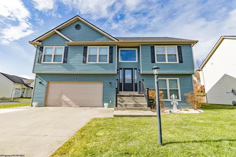 14 Pleasant Ridge Ln, Morgantown, WV 26508