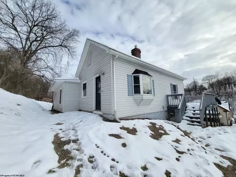 211 Main St, Worthington, WV 26591