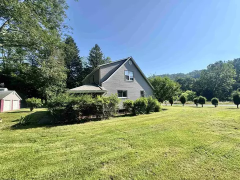 1789 Mccurdysville Pike, Rivesville, WV 26588