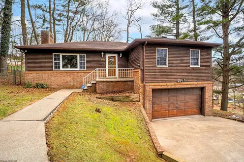 1002 9th St, Fairmont, WV 26554