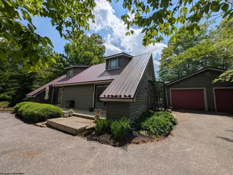 2 Yoakum Run Rd, Davis, WV 26260