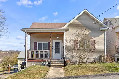 305 Ferry St, Fairmont, WV 26554
