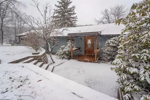 128 Paradise Cir, Morgantown, WV 26508