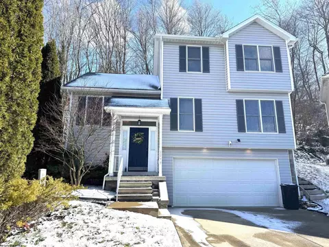 2079 Pinecrest Dr, Morgantown, WV 26505