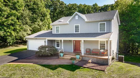 319 Dove Dr, Morgantown, WV 26508