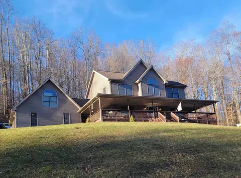 435 Mountain Aire Dr, Elkins, WV 26241