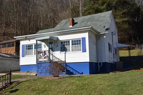 325 Pyles Ave, Mannington, WV 26582