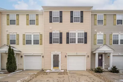 41 Robin Ln, Morgantown, WV 26508