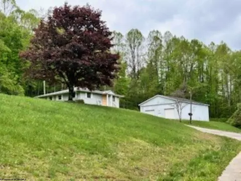 643 Festus Rdg, Worthington, WV 26591