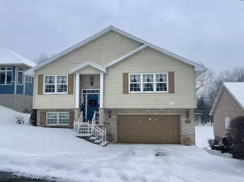 108 Rivercrest Dr, Fairmont, WV 26554