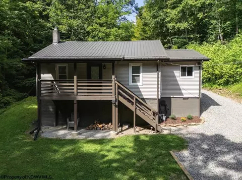 699 Dallas Pike, Triadelphia, WV 26059