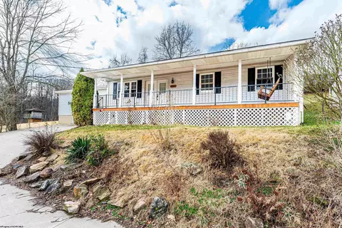 Exterior - 154 Wise St, Baxter, WV 26560 photo 3 of 8