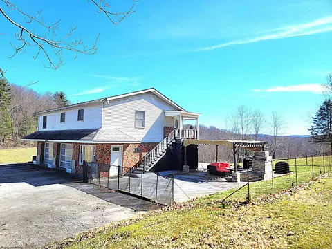 72 Taylor Ln, Newburg, WV 26410