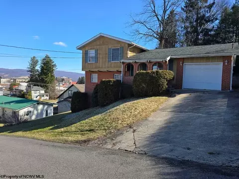 103 Highland Dr, Kingwood, WV 26537