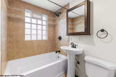 7 Vernon Ave, Wheeling, WV 26003 photo 4