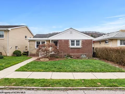 7 Vernon Ave, Wheeling, WV 26003