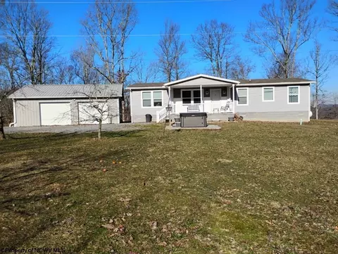 132 Cottage Hl, Thornton, WV 26440