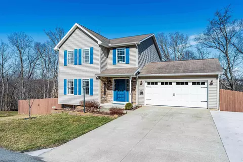 5 Regan Ct, Morgantown, WV 26508