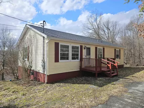 132 Beverly St, Kingwood, WV 26537
