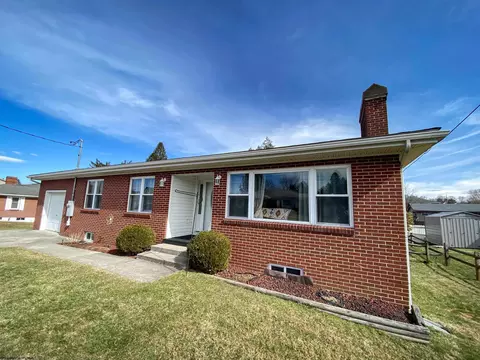 304 Grant St, Elkins, WV 26241