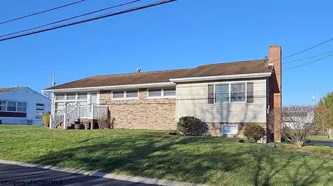 1045 Windsor Ave, Morgantown, WV 26505