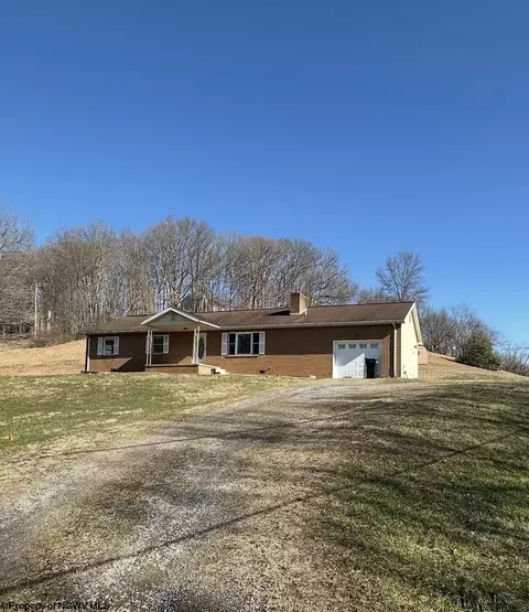 521 Middleville Rd, Bridgeport, WV 26330
