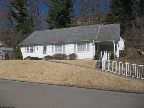 111 Grandview Ave, Elkins, WV 26241