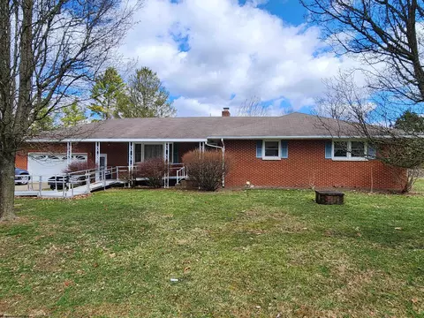 168 Locust Heights Dr, Clarksburg, WV 26301