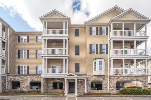 1111 Suncrest Vlg, Morgantown, WV 26505