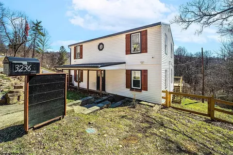 3236 Ridgedale Rd, Morgantown, WV 26508