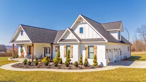 33 Greylee Ln, Morgantown, WV 26508