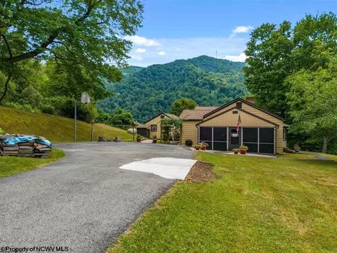 221 Addison St, Webster Springs, WV 26288