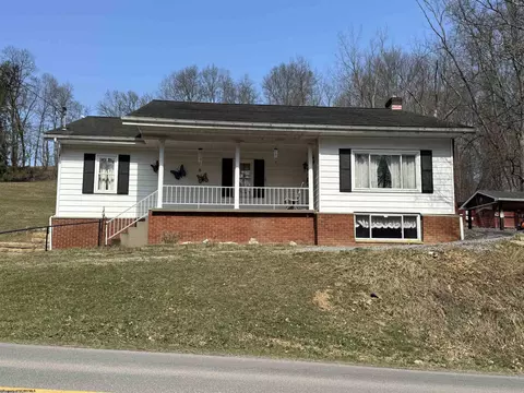 825 Colfax Rd, Fairmont, WV 26554
