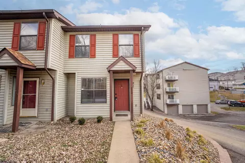 928 D Stewart St, Morgantown, WV 26505
