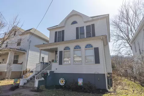 512 Center Ave, Weston, WV 26452