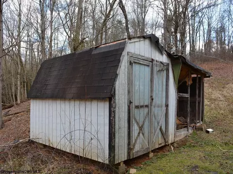 Exterior - 253 Bud Chattin Rd, Leon, WV 25123 photo 5 of 7
