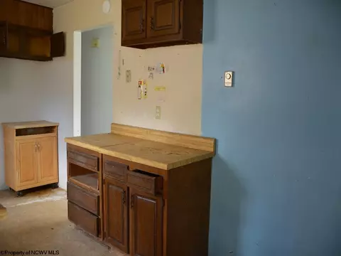 Kitchen - 253 Bud Chattin Rd, Leon, WV 25123 photo 2 of 3