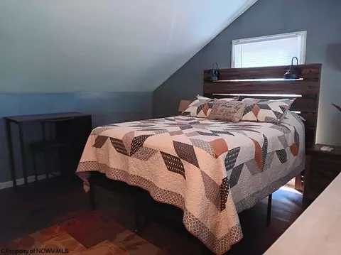 136 Spruce St, Thomas, WV 26292 photo 2