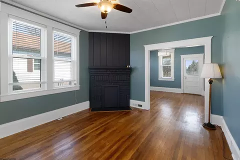 Living - 220 Davisson St, Bridgeport, WV 26330 photo 2 of 4