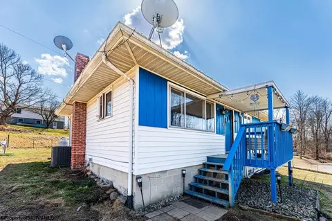 15586 N Preston Hwy, Bruceton Mills, WV 26525