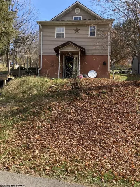 42 Stewart Run, Morgantown, WV 26501